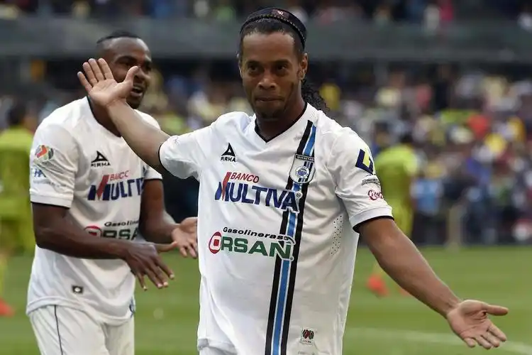 形成了一个 形成了一个